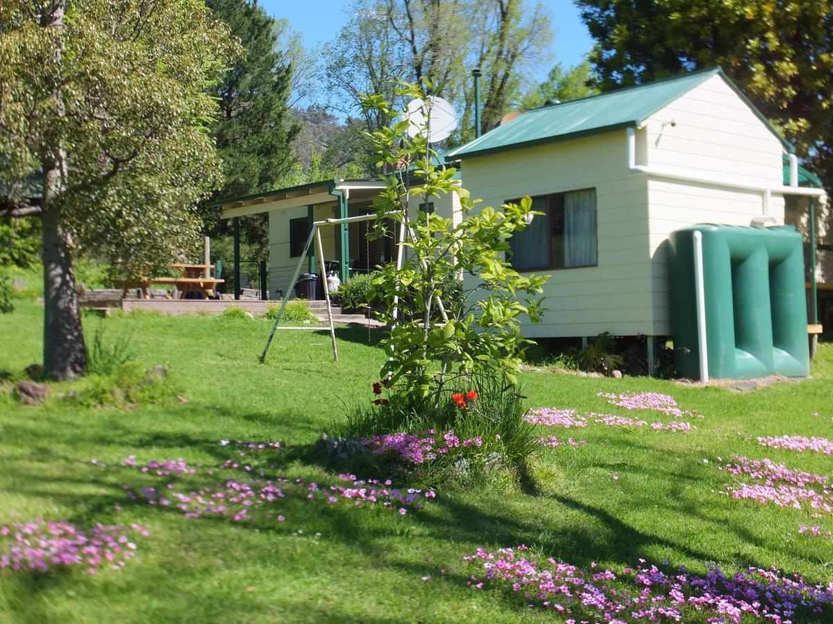 Elm Cottage Tumut Extérieur photo